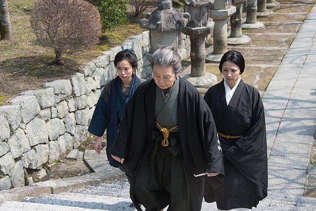 離縁調停の責任者役は樹木希林