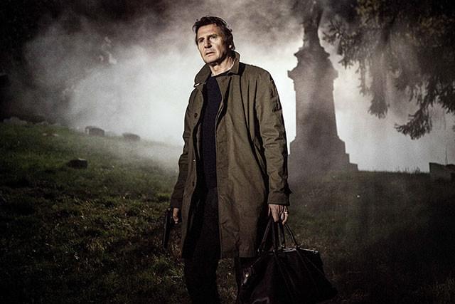 墓地を舞台にクライマックスが展開する