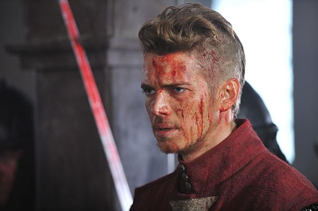 ヘイデンも騎士役でダブル主演！