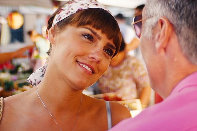 奔放に生きる姉のマディ