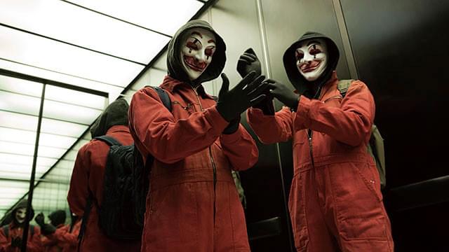 主人公は謎のハッカー集団に所属