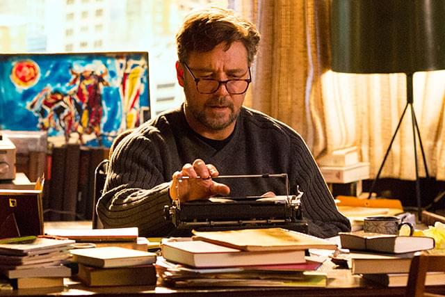 クロウは娘への愛を作品に託す小説家役