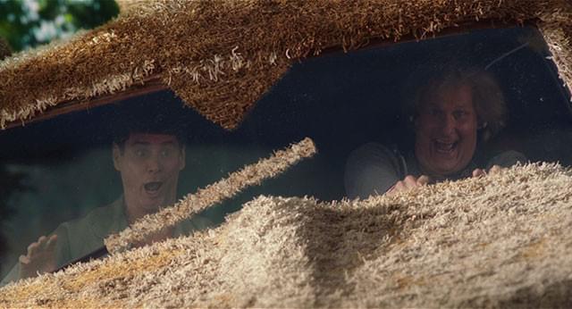 懐かしの「ワンワン・カー」で大激走!