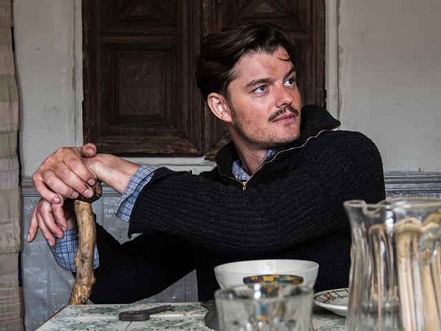 サム・ライリーも農夫役で出演