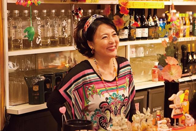 杉田かおるも酒場のママ役で出演