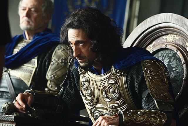 立ちはだかるのはローマの大軍勢