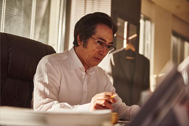 危うい仕事は弟分のチンピラ・サングに任せて、政界と太いパイプを作るガンヒだが……