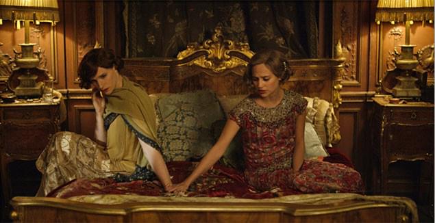 たとえどんなことがあっても決して離れられない、深い愛の関係が浮かび上がる