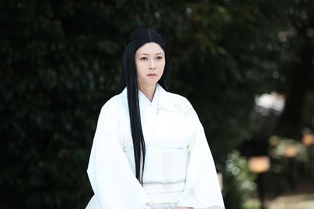 幽霊を演じるのは真木よう子