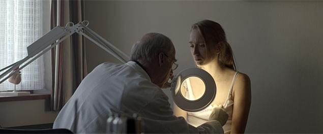 19歳の少女マリーは、身体に異変を感じるようになり……