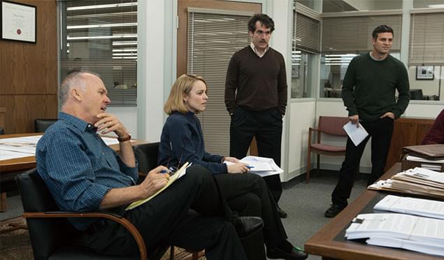 「少数精鋭の記者たちが巨大権力に戦いを挑む」シチュエーションに、誰もが熱くなるはず