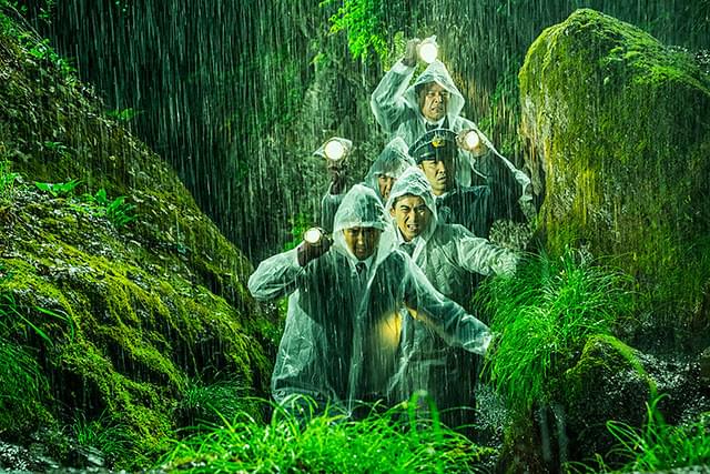 警官たちが滝つぼで見たものは？