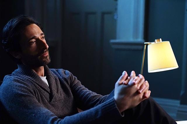 患者と真剣に向き合う分析医役