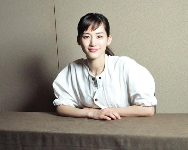 綾瀬はるか、いくつもの変化を経てたどり着いた“幸せな仕事”