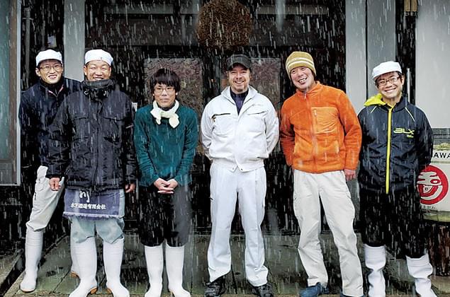 海を越えて伝統に挑戦する「3人のYOUたち」を追ったドキュメンタリー