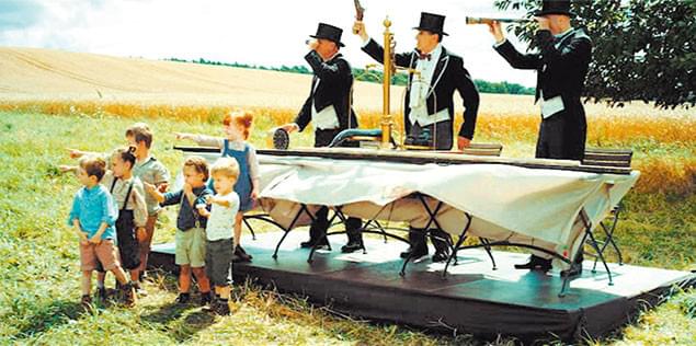 村を「平均」じゃなくそうと、色々な「世界記録」を作ろうとする子どもたちだが……