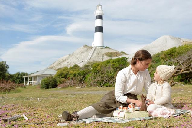子どもを失う悲しみの果て、めぐりあった赤ん坊。夫婦は、我が娘として育てるが……