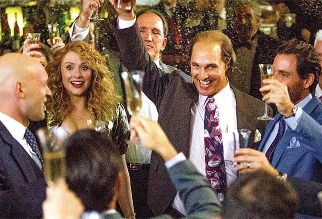 大金脈を引き当てる野望の物語が一転し、濃密なクライム・サスペンスへと変貌する