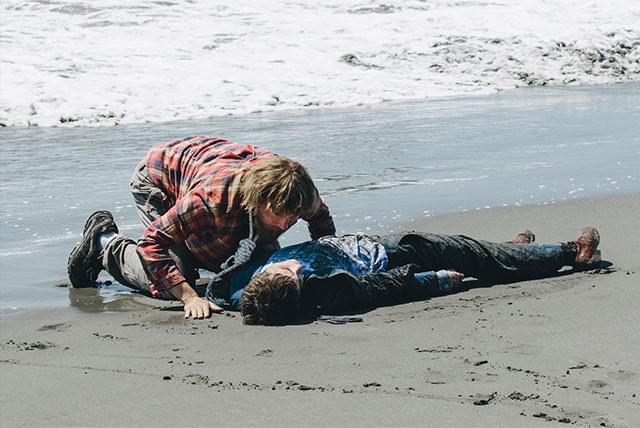 「おーい、生きてるかー？」の声にも返事はない、ただのしかばねのようだ……