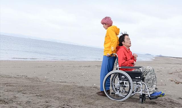 リリーが全身全霊で挑んだこん身の1作に、ミュージシャンや俳優、多くの業界人が共鳴