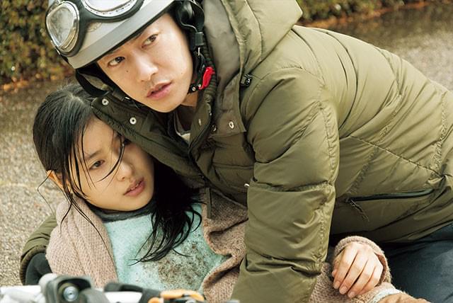 役として「生きる」ことを目標に、雨が激しく降りしきる中での撮影にも果敢に挑戦した