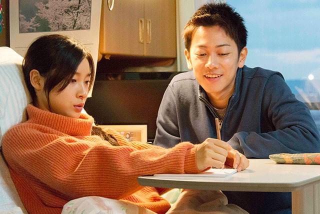 佐藤と土屋は撮影前、モデルとなったカップル本人の元を訪れ、綿密な取材を行ったそう