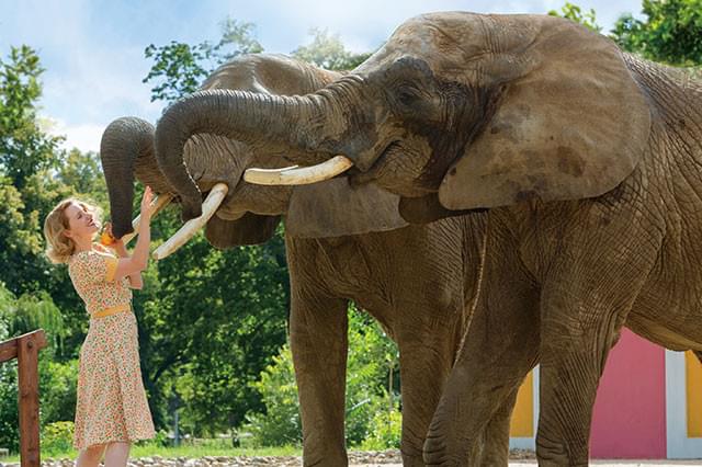 ポーランドに現存する、当時ヨーロッパ最大規模だった「ワルシャワ動物園」が舞台
