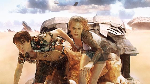 疾走する車、背後に迫る巨大なモンスター！ スリリングなシーンが多数用意されている