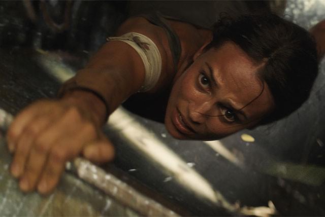 バイク便のバイトに精を出していた女子大生が、トレジャーハンターへと目覚める！