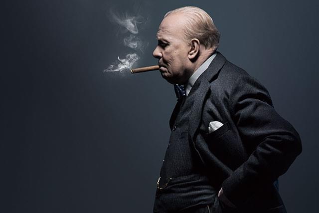 日本人アーティストによる特殊メイクと名優の熱演が「伝説の男」をよみがえらせる！