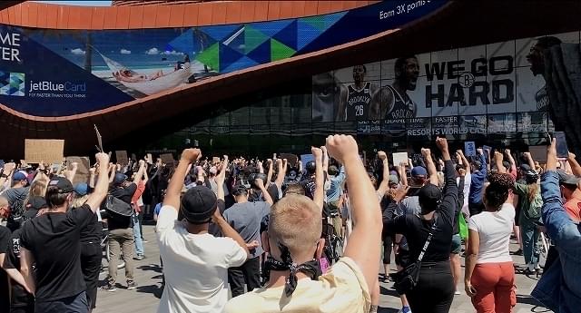 真利子哲也監督「MAYDAY」の一場面