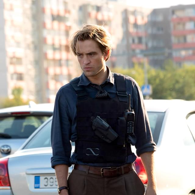 主人公の相棒ニール役のロバート・パティンソン