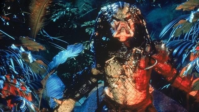 「プレデター」より