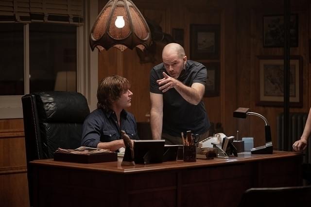 ショーン・ダーキン監督（右）