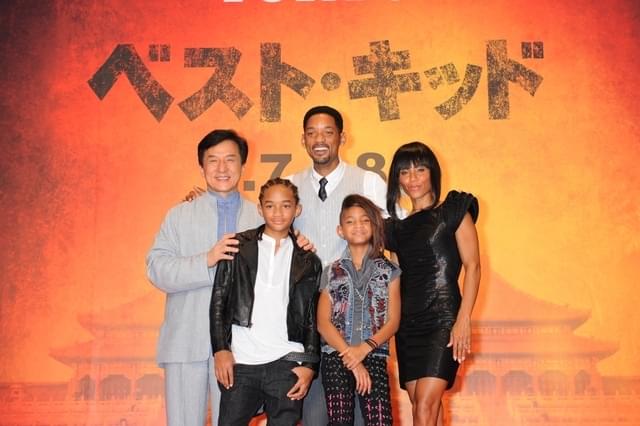 「ベスト・キッド」ジャパンプレミアには“一家”で登壇（左端はジャッキー・チェン）