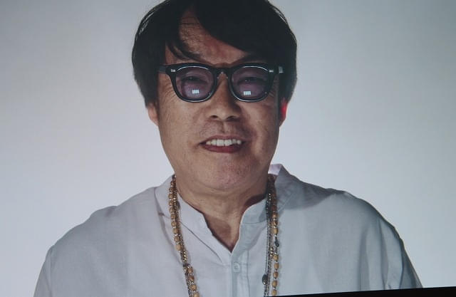 製作統括を担い、「YUI」では教祖役を務めた田中光敏