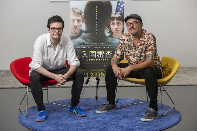 本作で注目の映像作家となった、アレハンドロ・ロハス監督（左）＆フアン・セバスティアン・バスケス監督（右）