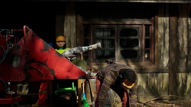 大学生が粉砕機に…「タッカーとデイル」にもあった衝撃シーン