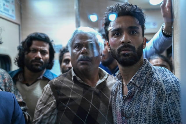 「なんか……ヤバい奴乗ってる?」