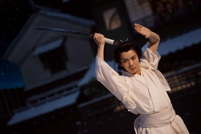 仇討ちを成した若侍・伊納菊之助（演：長尾謙杜）