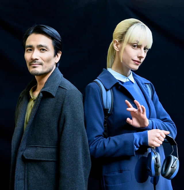 テツオ・タナカ(演:ケンゴ・サイトウ)とアストリッド シーズン6より