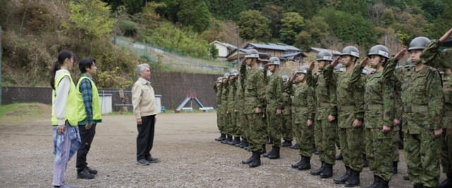 避難所へ支援にやってきた自衛隊員たち