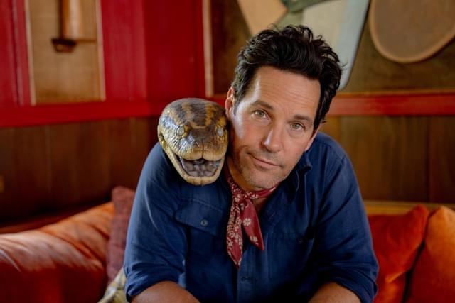 ポール・ラッドと蛇の2ショット。大暴れするアナコンダはもっともっともーっとデッカイぞ!!!!!