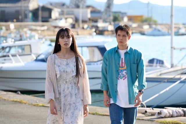 物語の鍵を握る樋口良太（演：細田佳央太）と、森本真珠（演：近藤華）