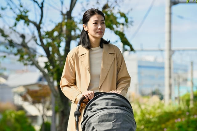漆原の妻・菊子（演：瀧内公美）