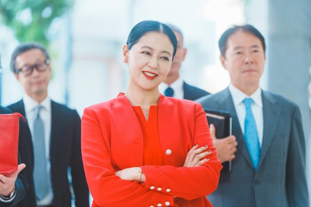 冬雨の上司・呂（演：黒谷友香）