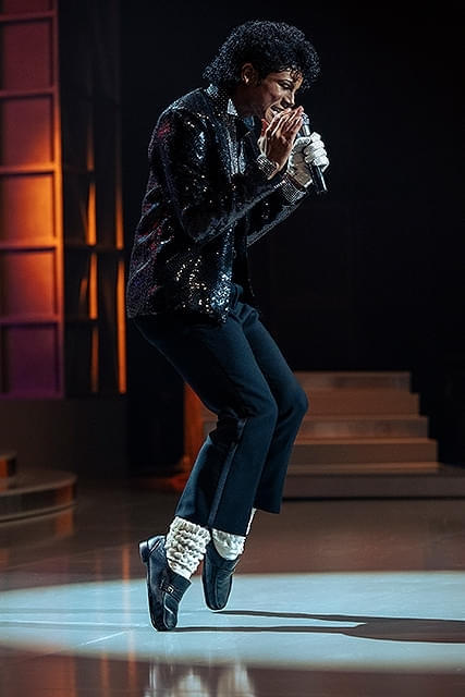 Motown 25で「Billie Jean/ビリー・ジーン」でムーンウォークを観客に初披露したマイケル