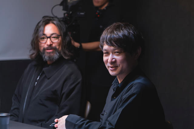 審査員を務める榊原有佑監督(右)