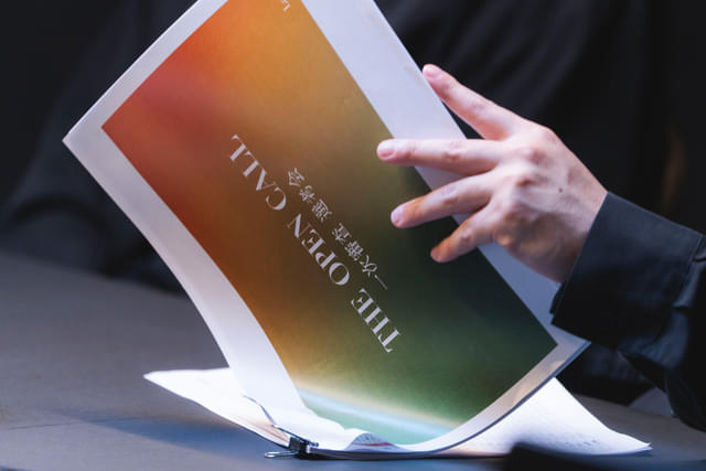 一次審査の課題はセルフテープでの自己紹介。ただし、役として“誰かを演じながら”を行う