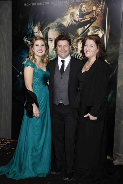 「LOTR」のサム役ショーン・アスティンも（中央）